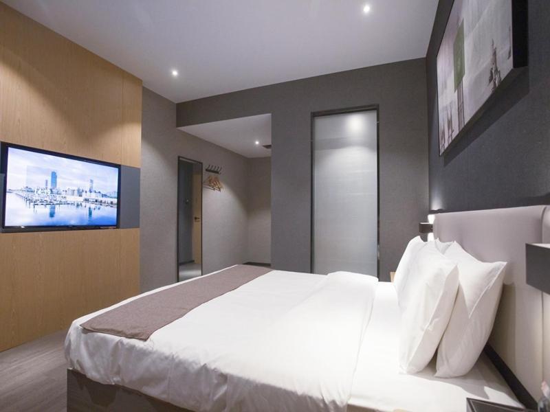 Thank Inn Chain Hotel Hunan Huaihua Hecheng District South High Speed Rail Station Esterno foto