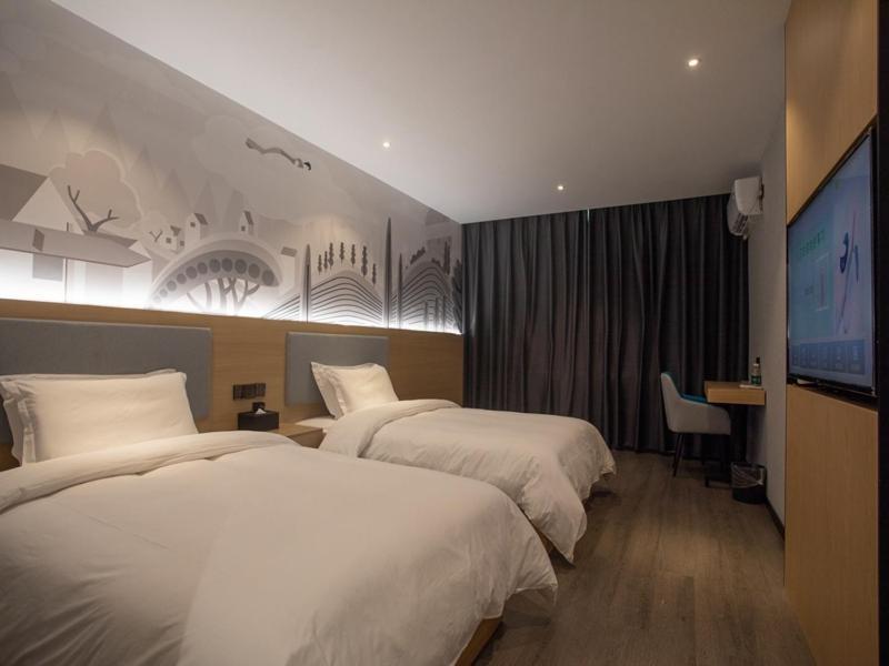 Thank Inn Chain Hotel Hunan Huaihua Hecheng District South High Speed Rail Station Esterno foto