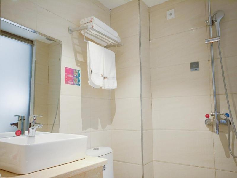 Thank Inn Chain Hotel Hunan Huaihua Hecheng District South High Speed Rail Station Esterno foto